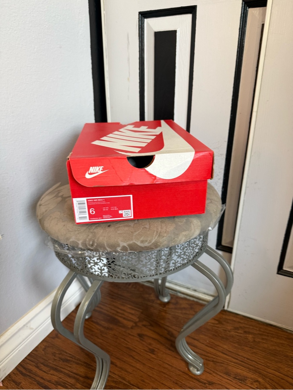 Nike Kids White and Gray Low Top Sneakers - Picture 11 of 11